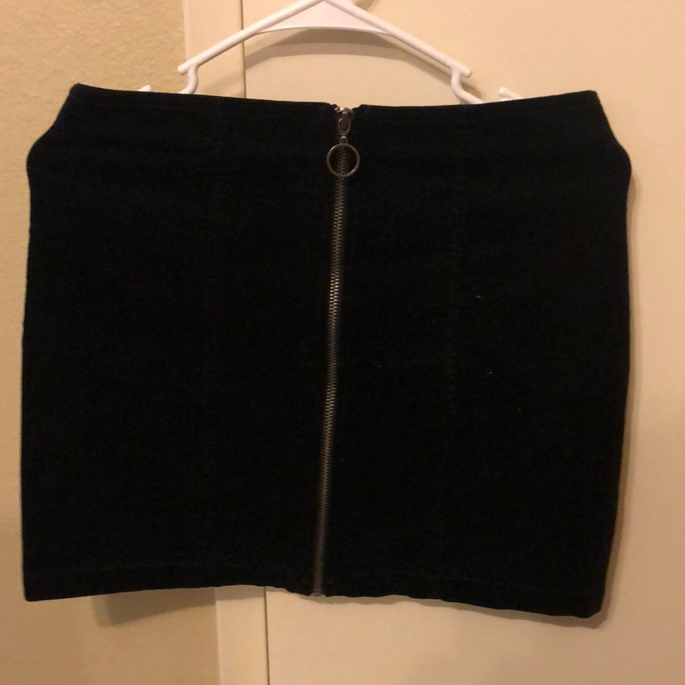 Black suede skirt with zipper 😻